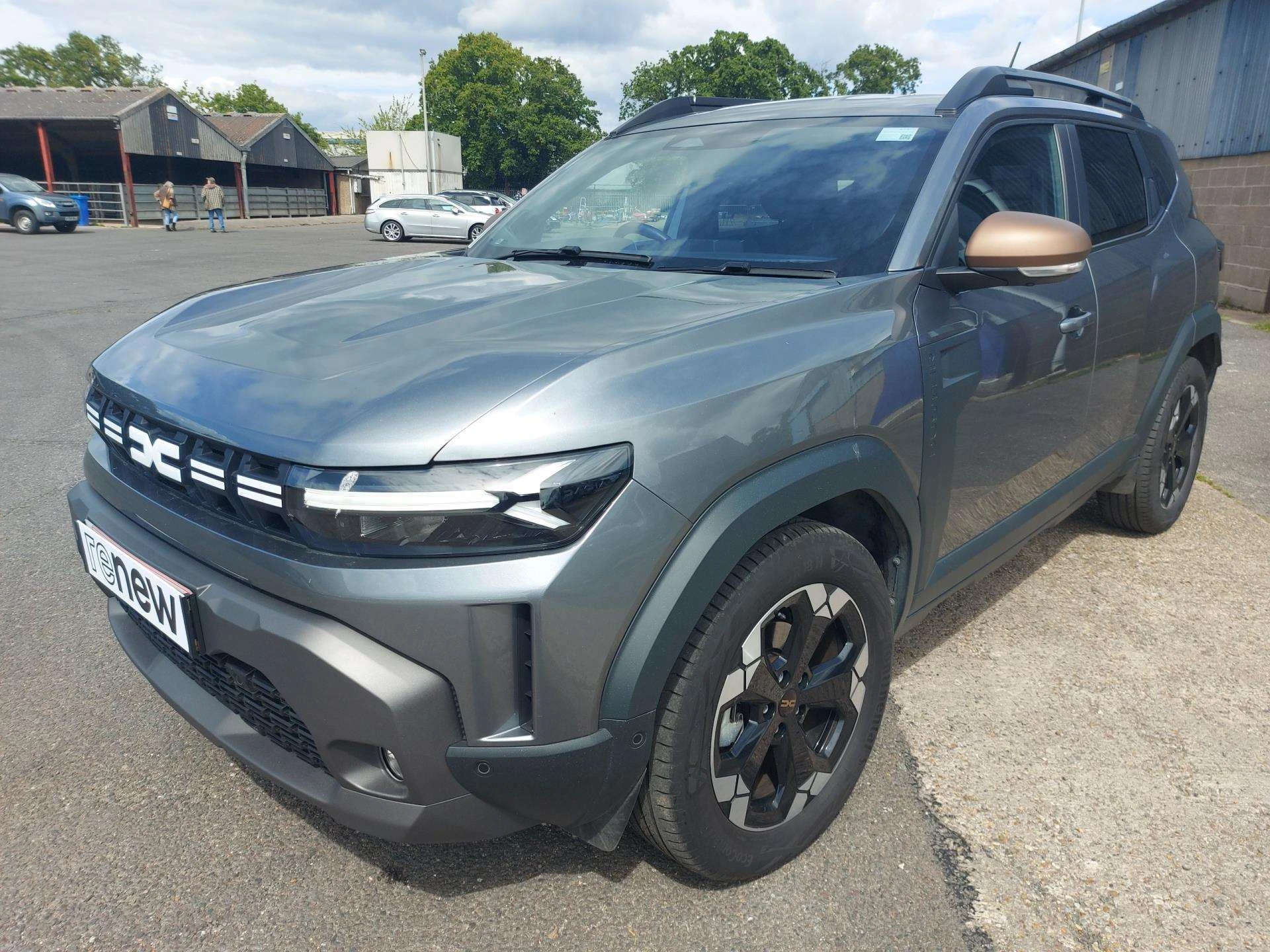 Vehicle image 4