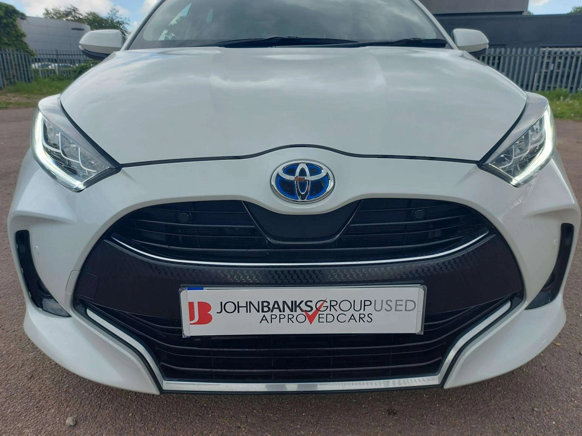 Vehicle image 6