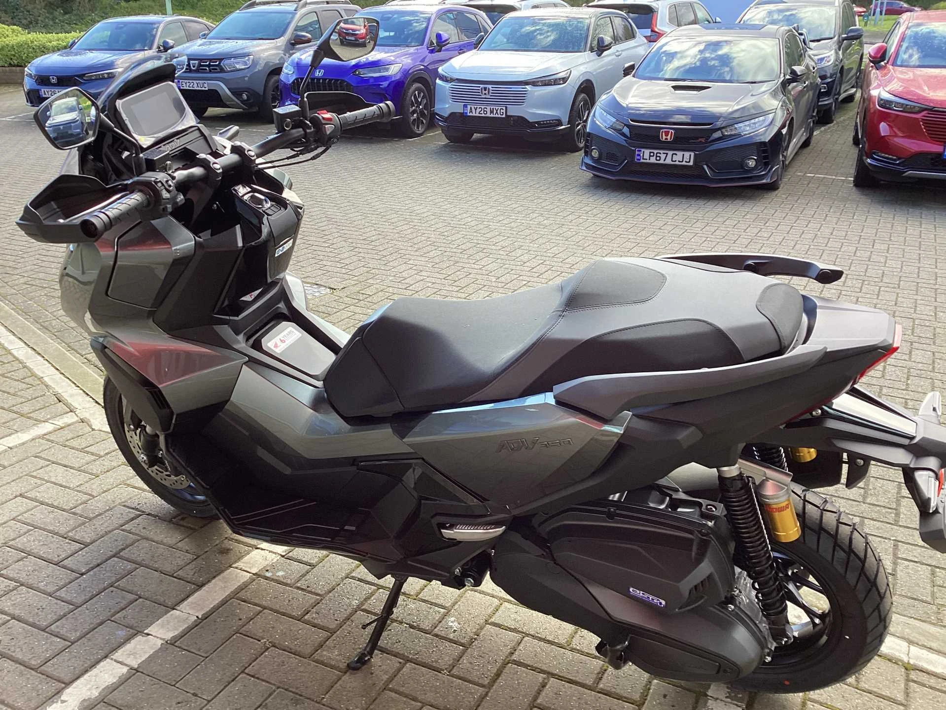 Vehicle image 6