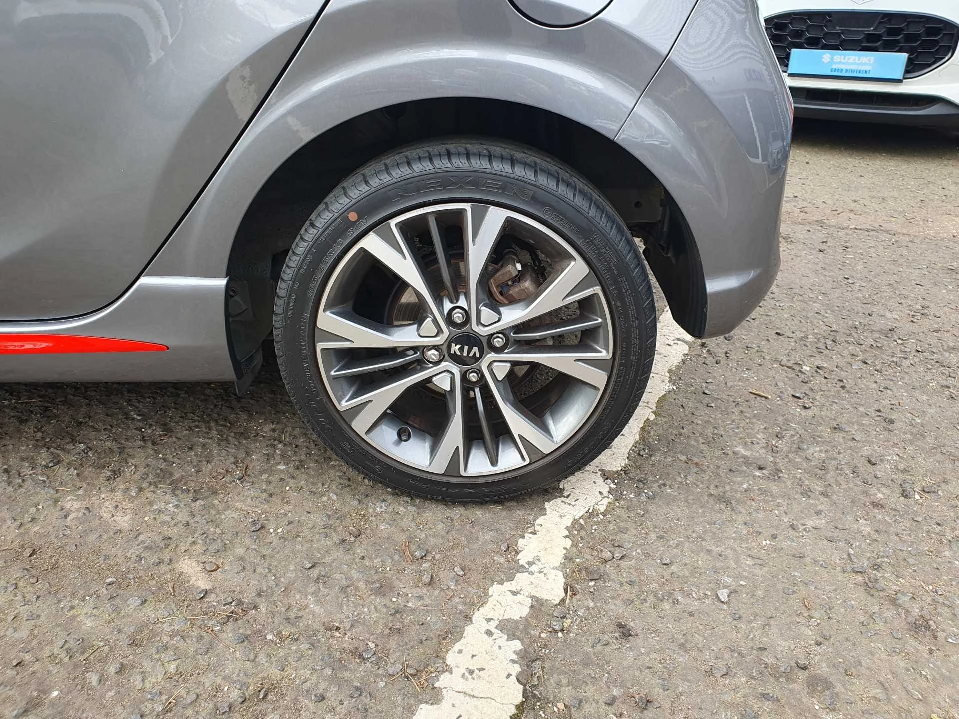 Vehicle image 7