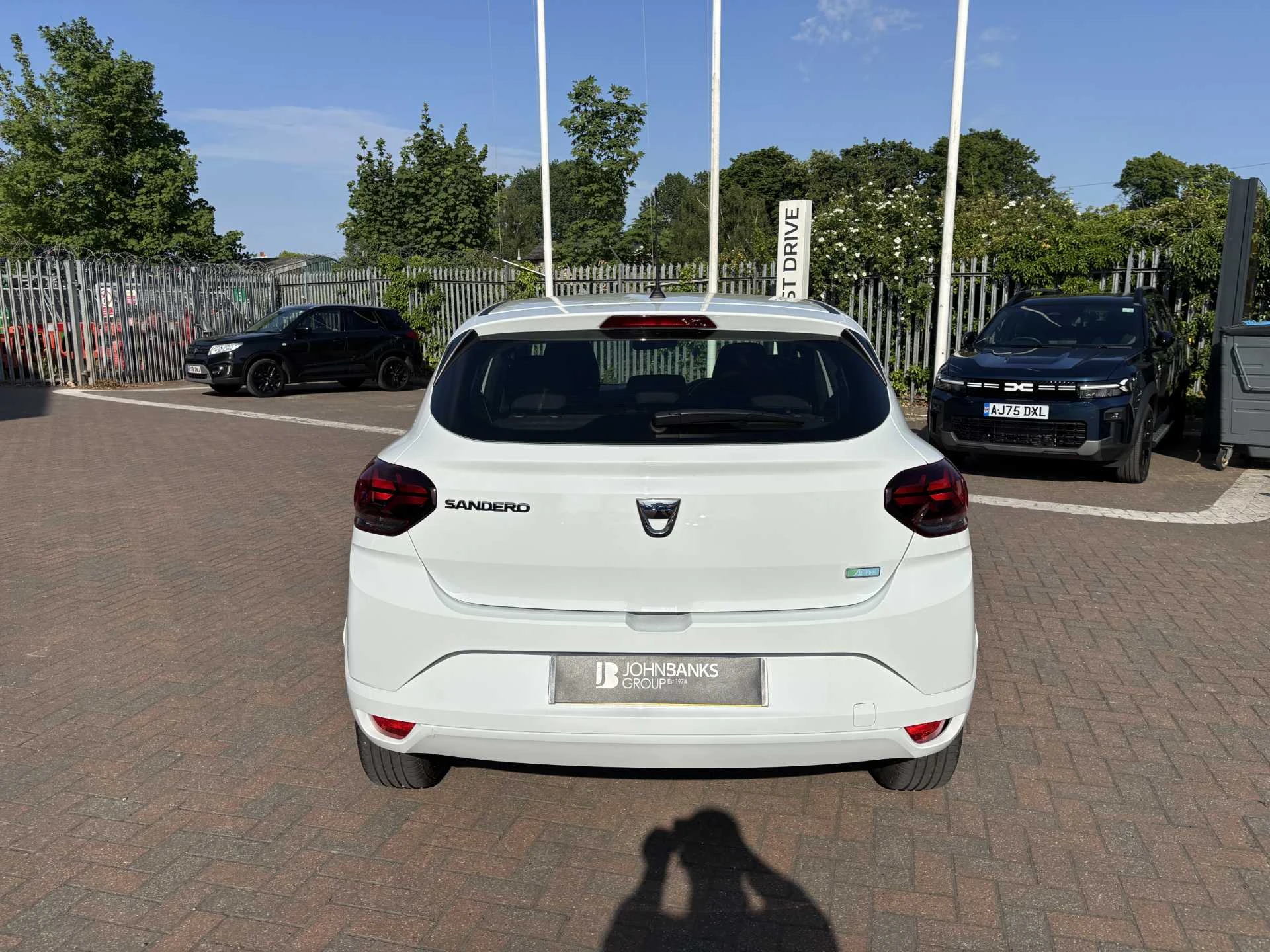 Vehicle image 3