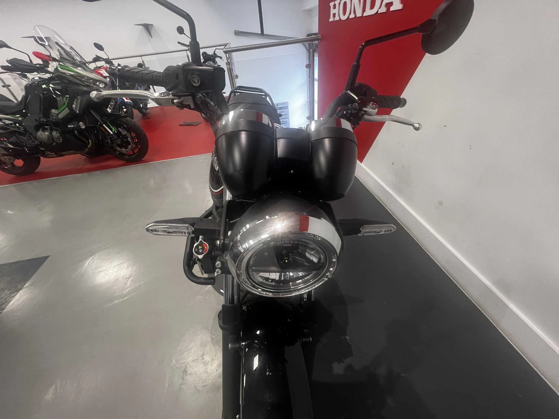 Vehicle image 6