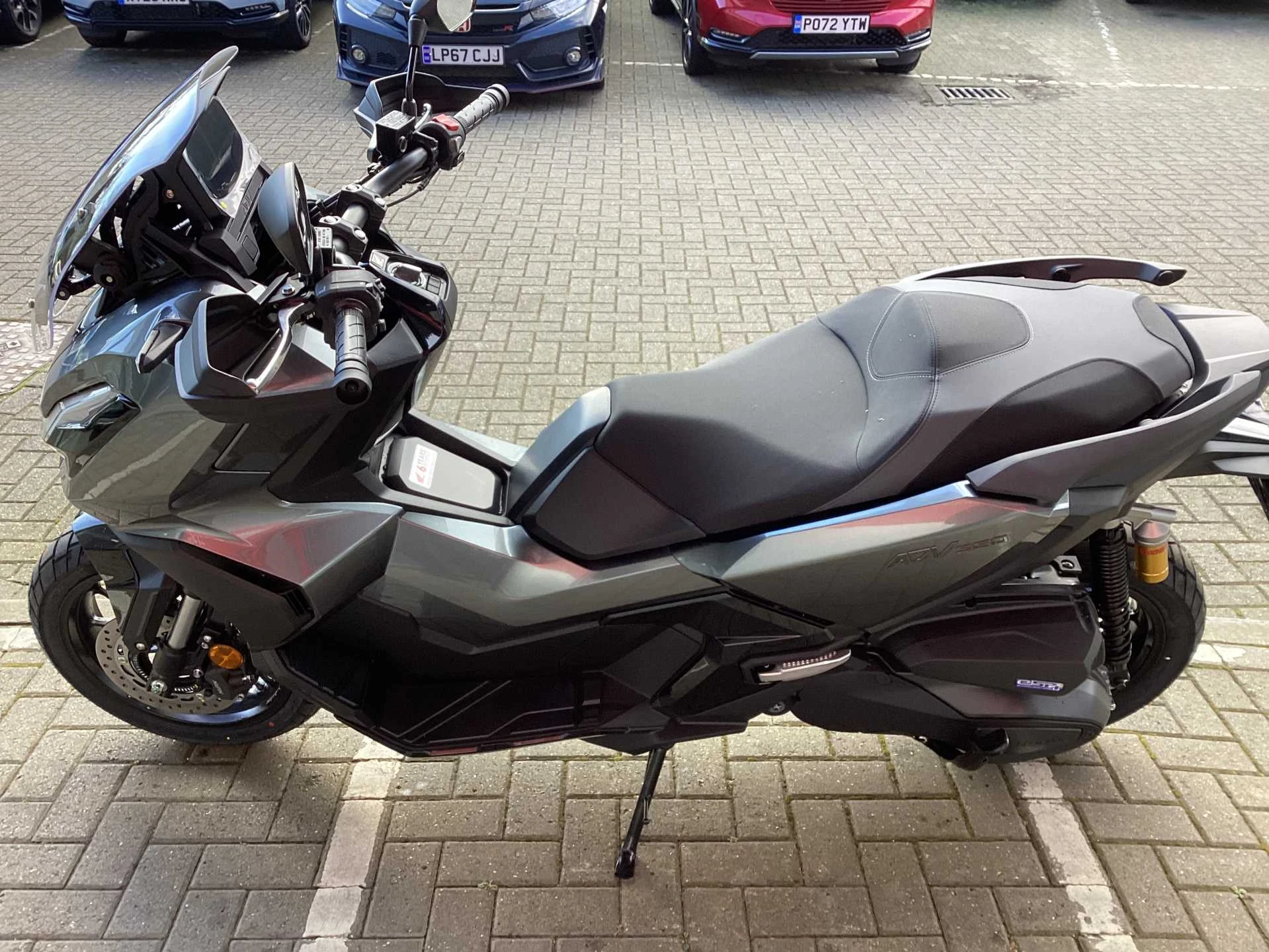 Vehicle image 4
