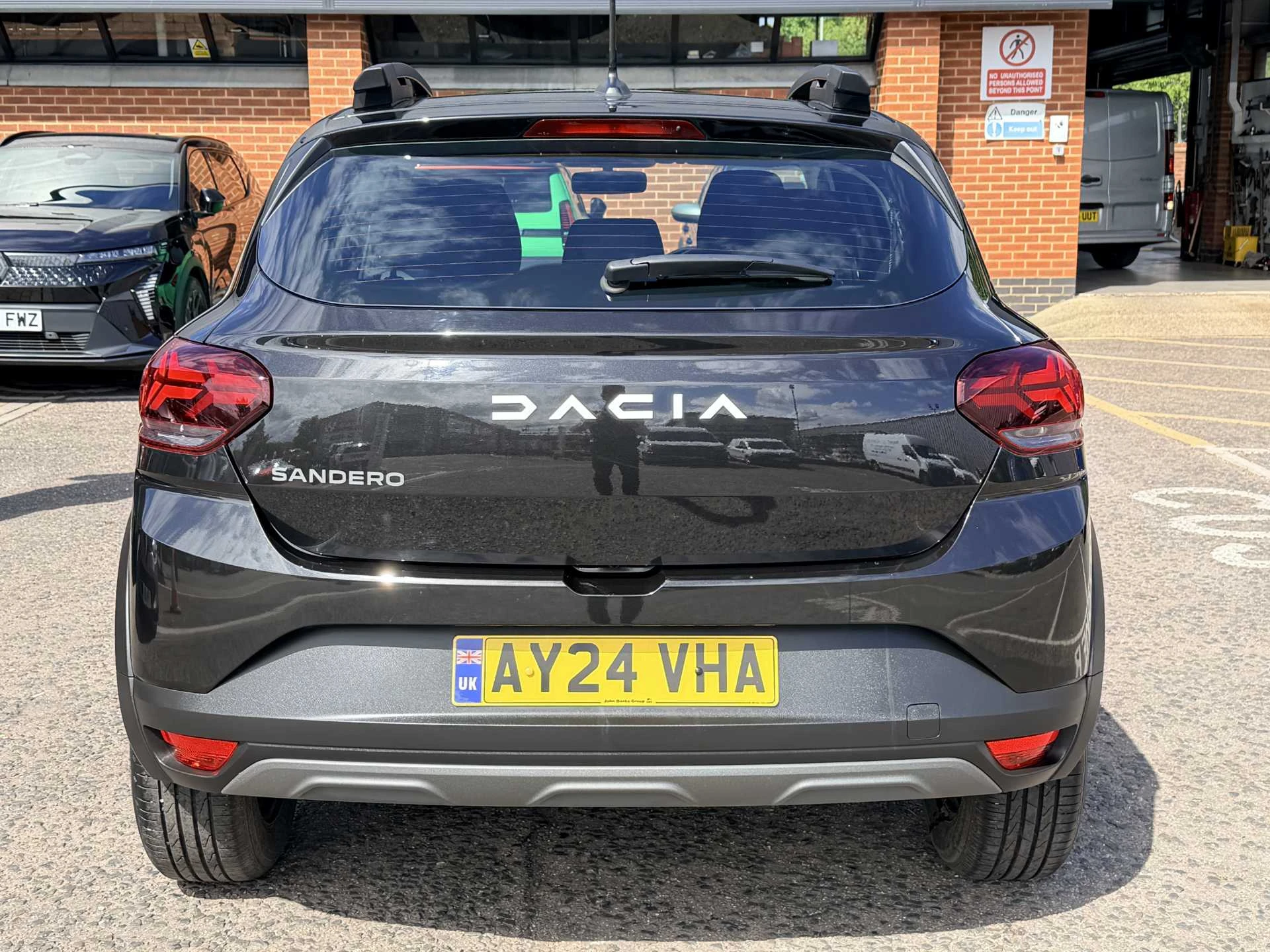 Vehicle image 7