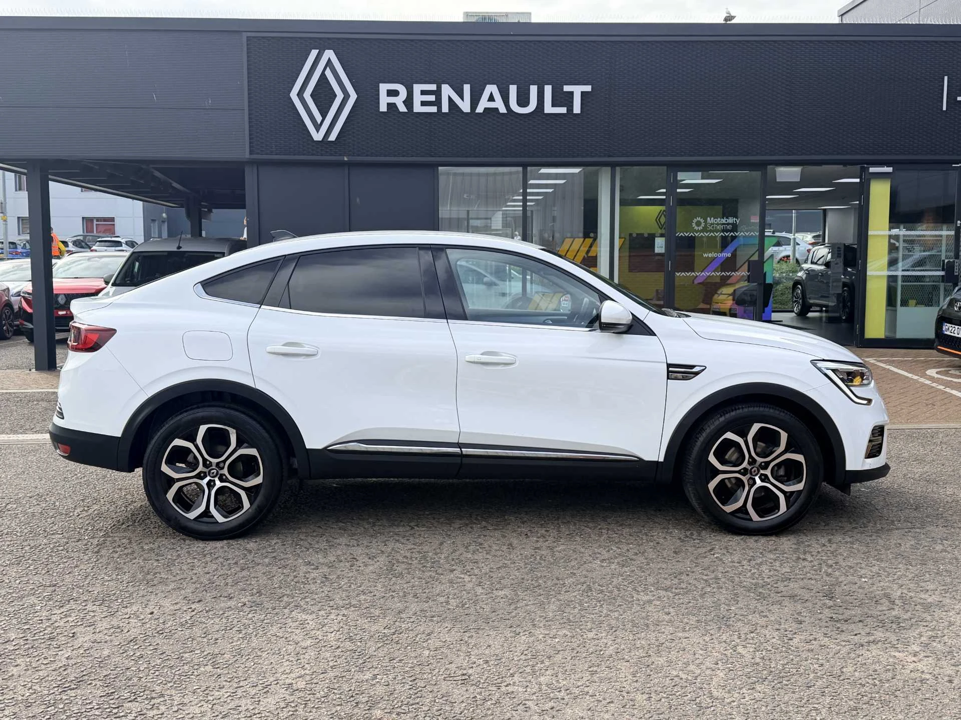 Vehicle image 5