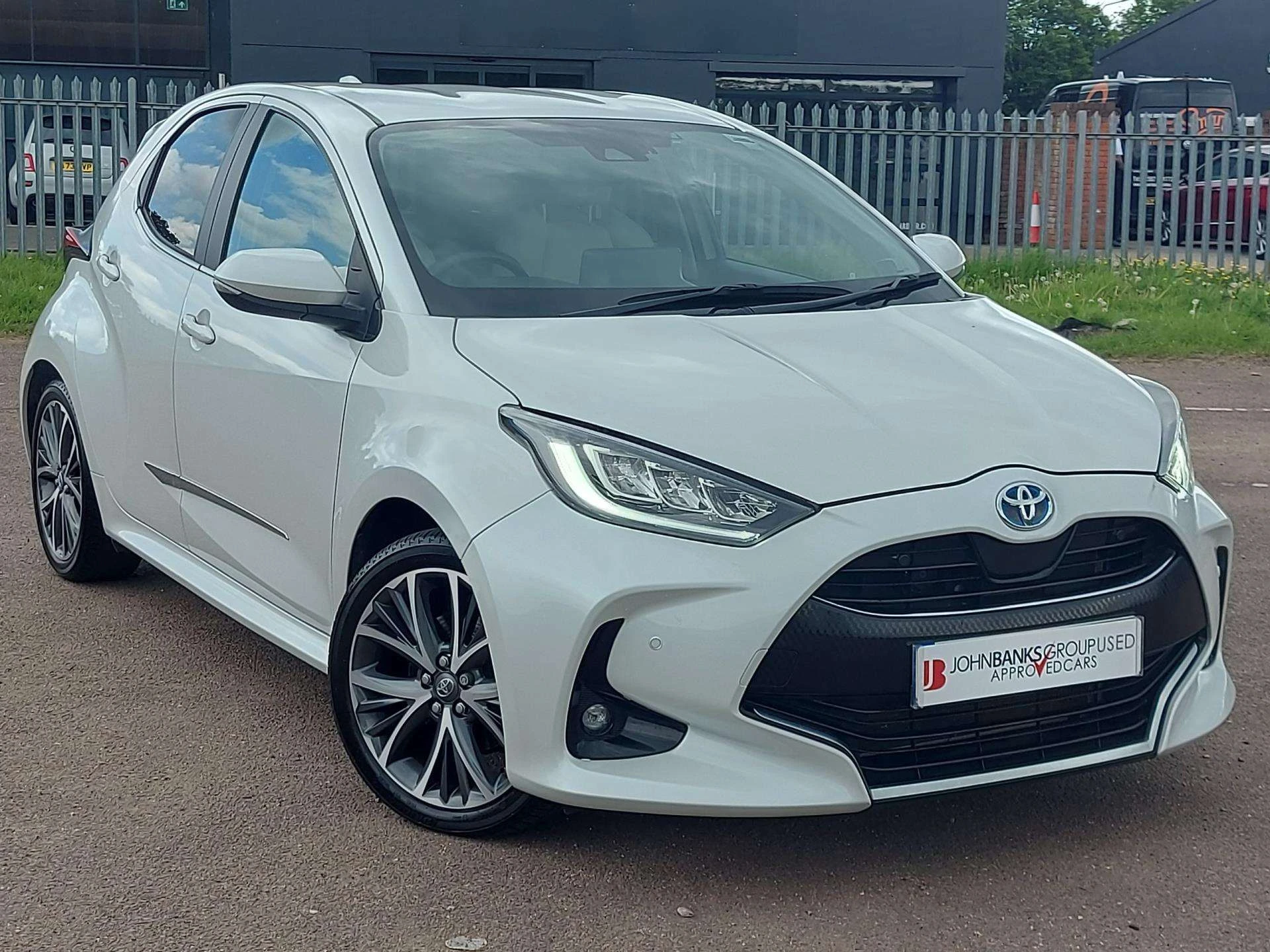 Vehicle image 4