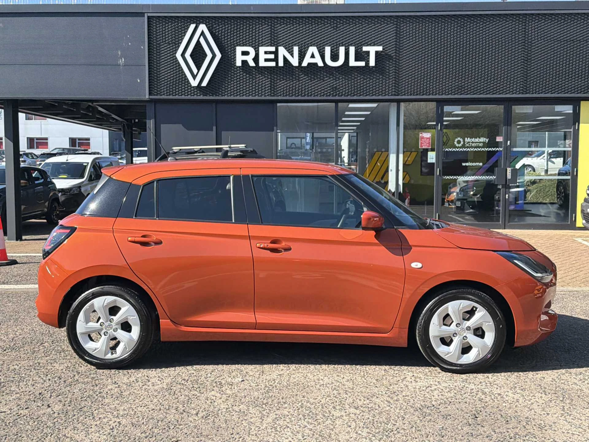 Vehicle image 5