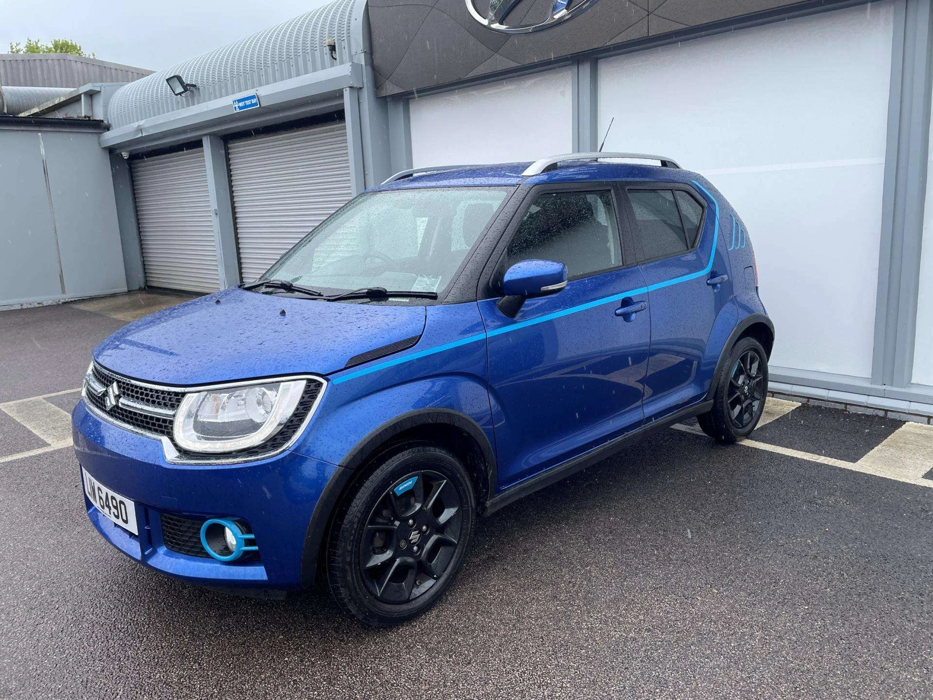 Vehicle image 6