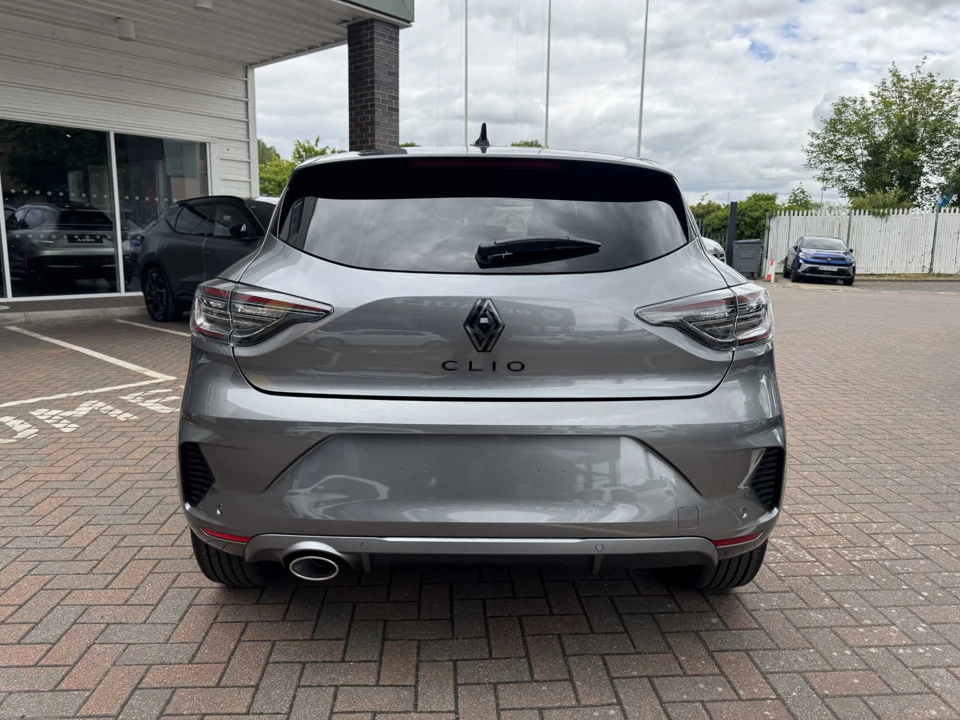 Vehicle image 6