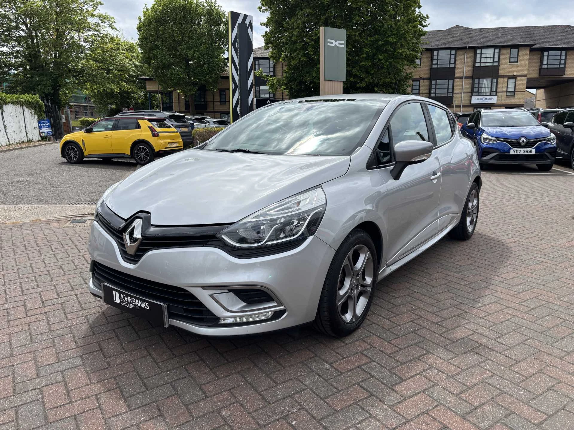 Vehicle image 7