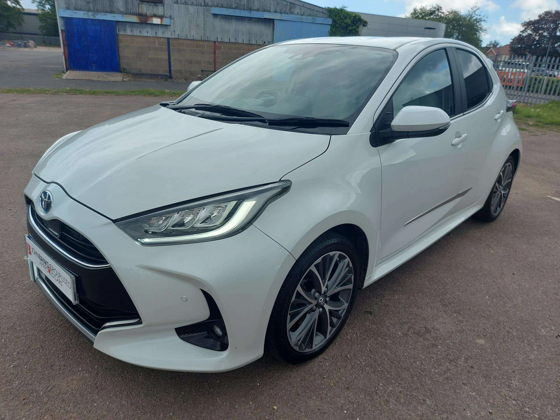 Vehicle image 3