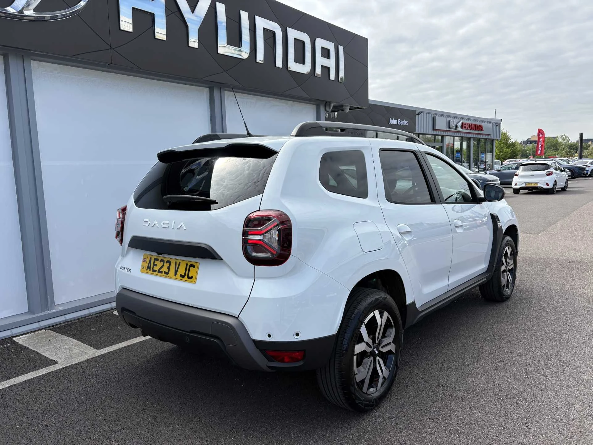 Vehicle image 4