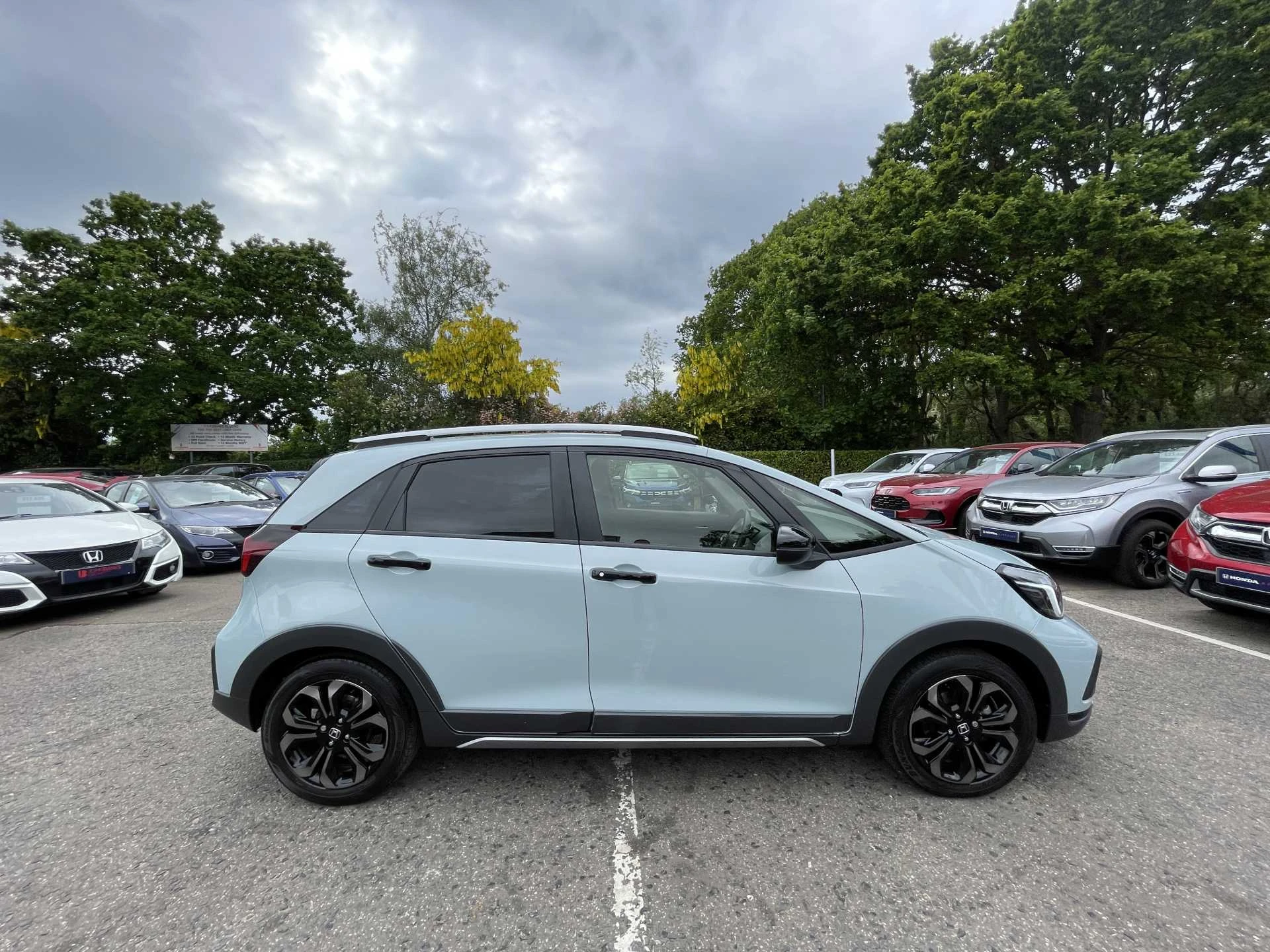 Vehicle image 5