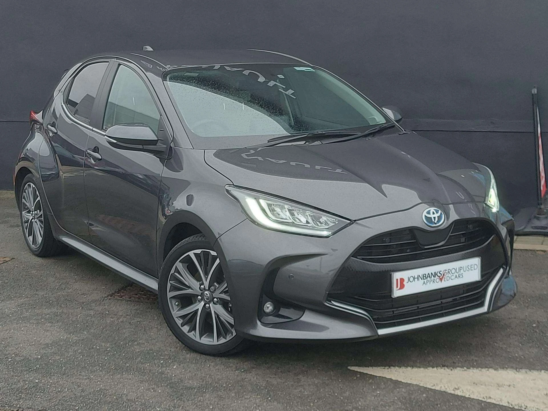 Vehicle image 4