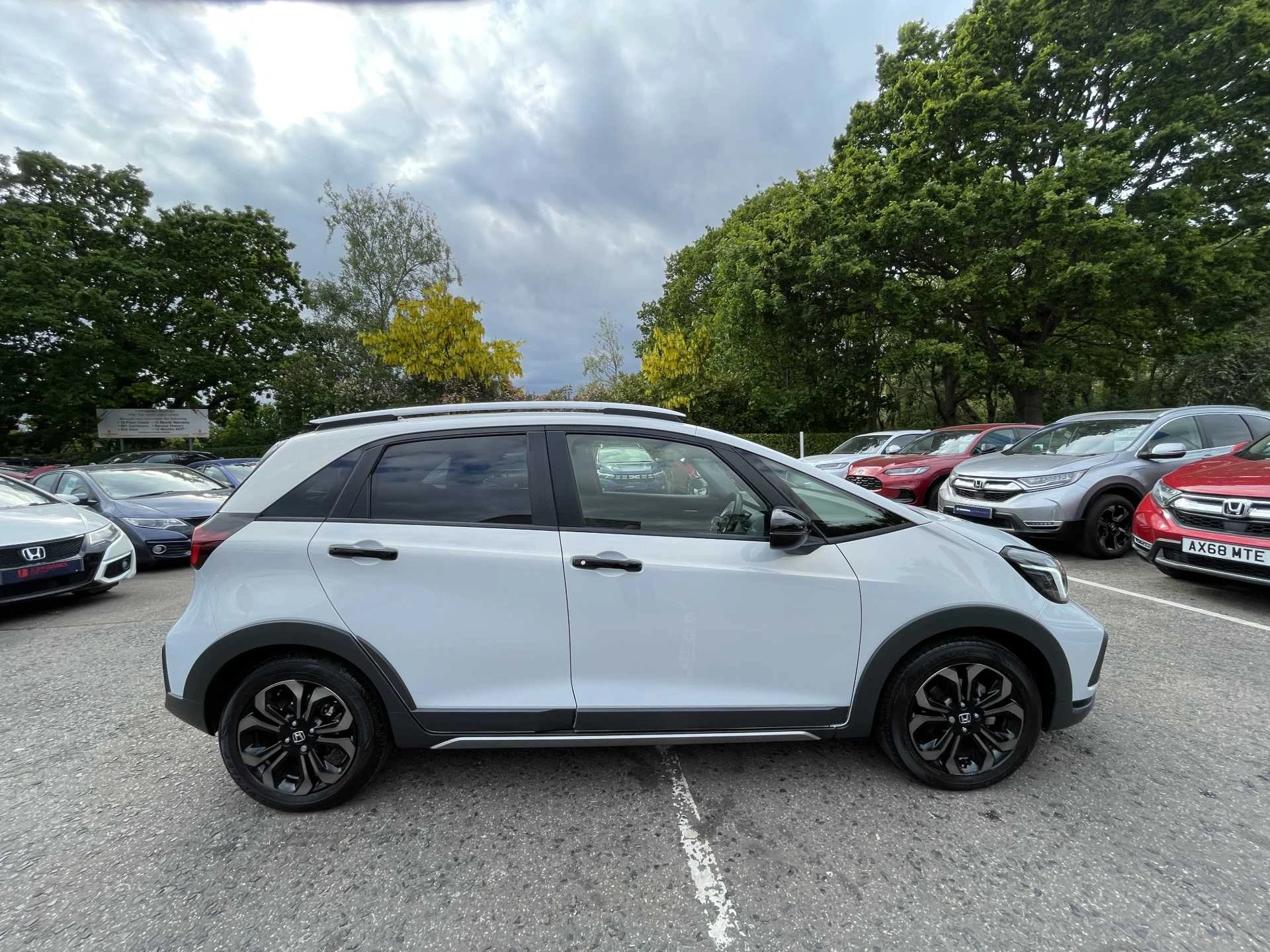 Vehicle image 5