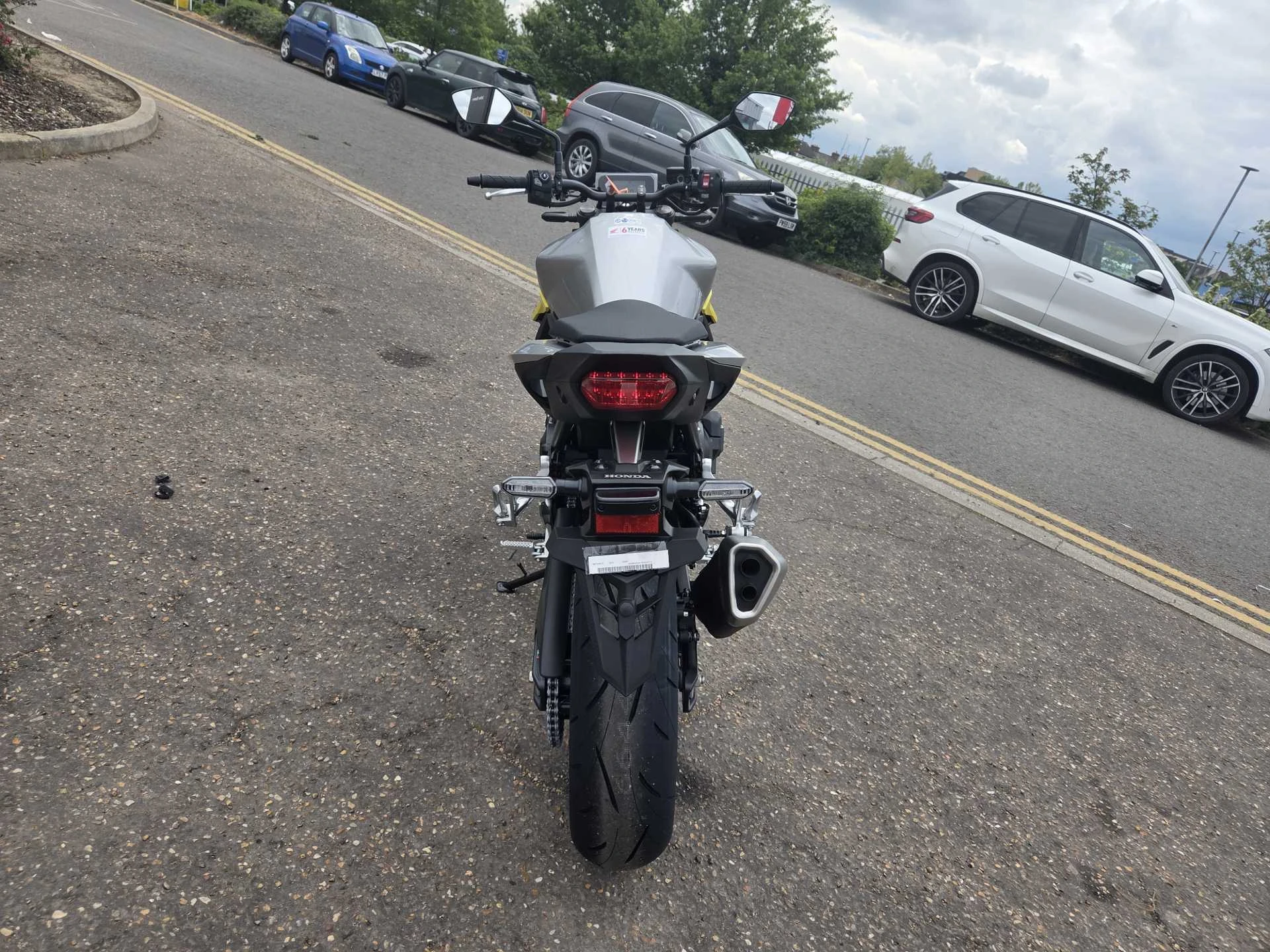 Vehicle image 4