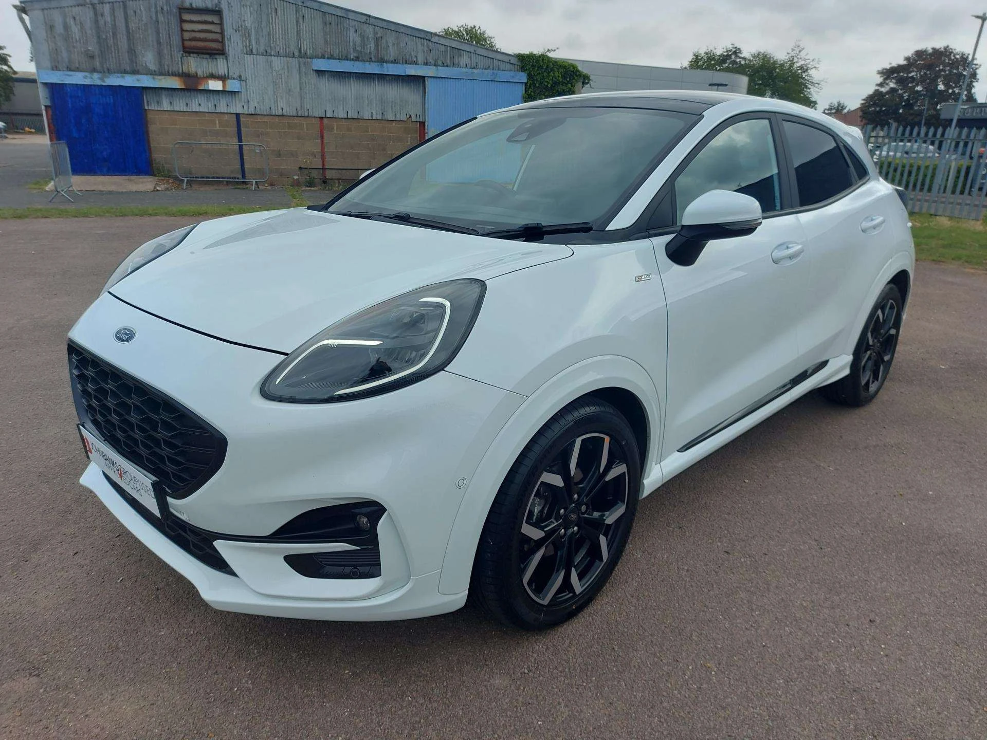 Vehicle image 3