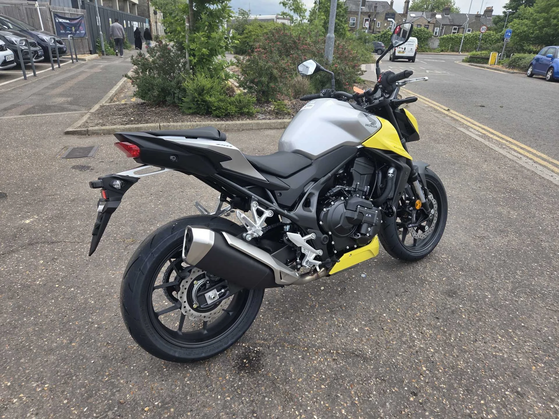 Vehicle image 3