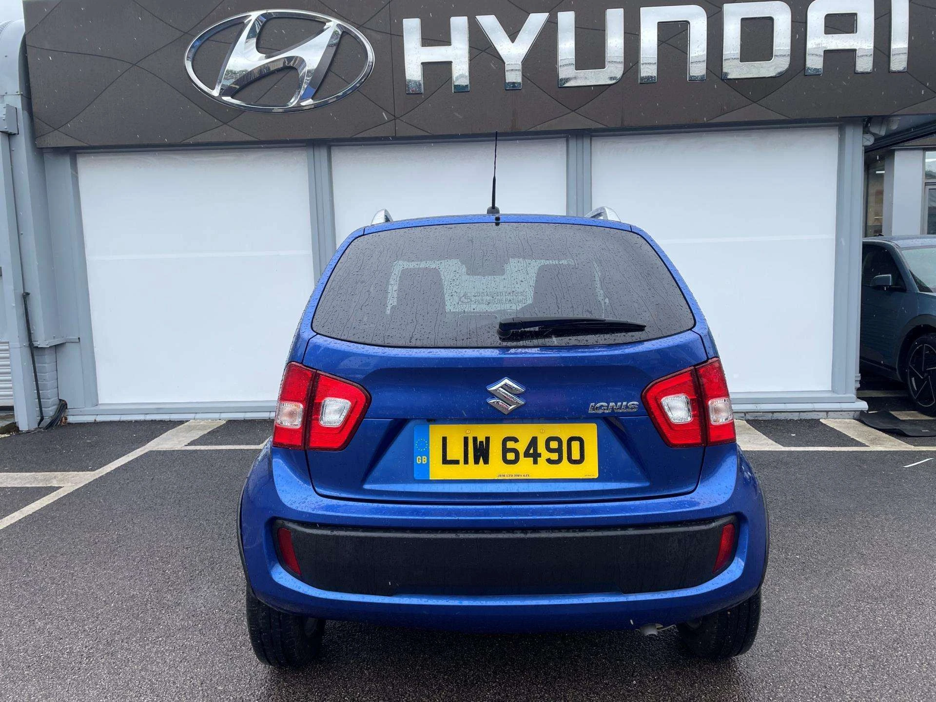 Vehicle image 7