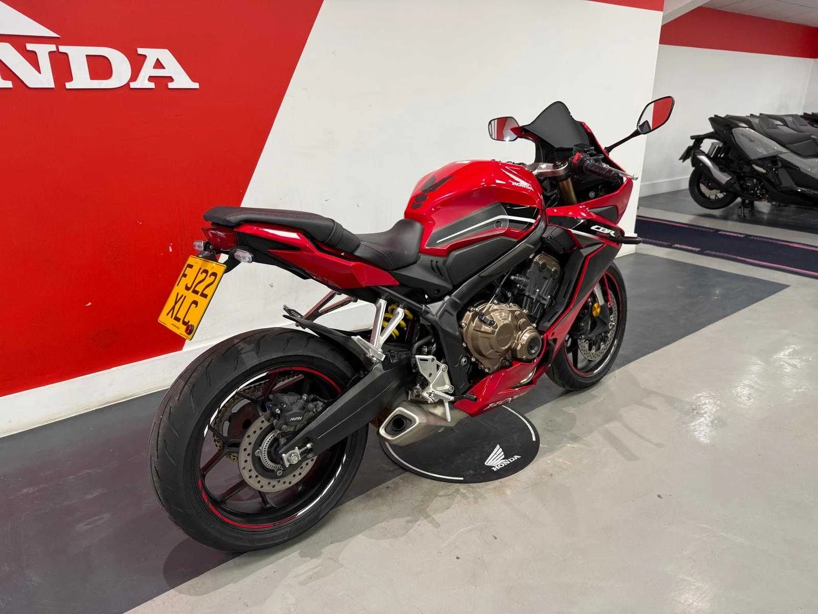 Vehicle image 3