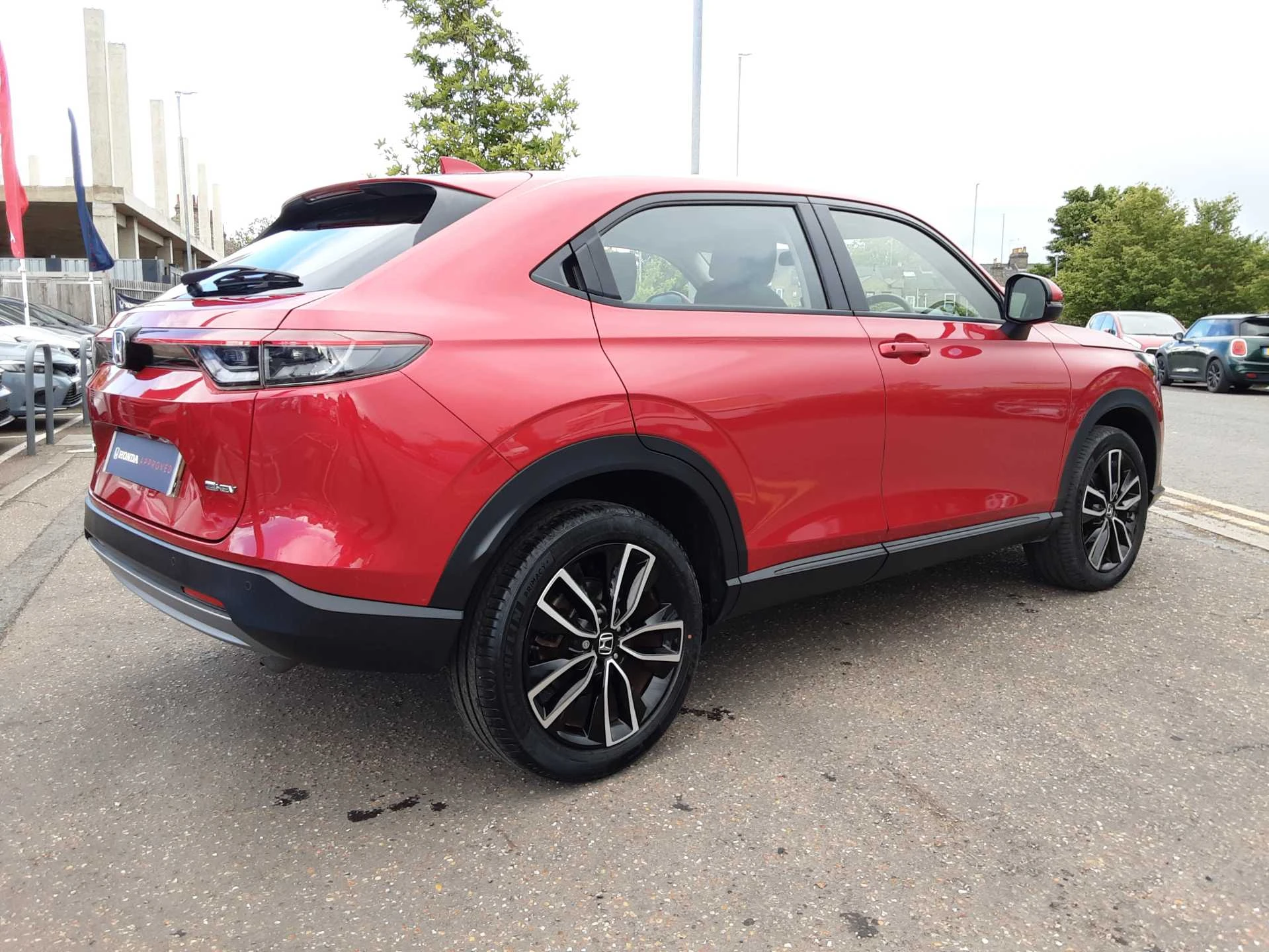 Vehicle image 5