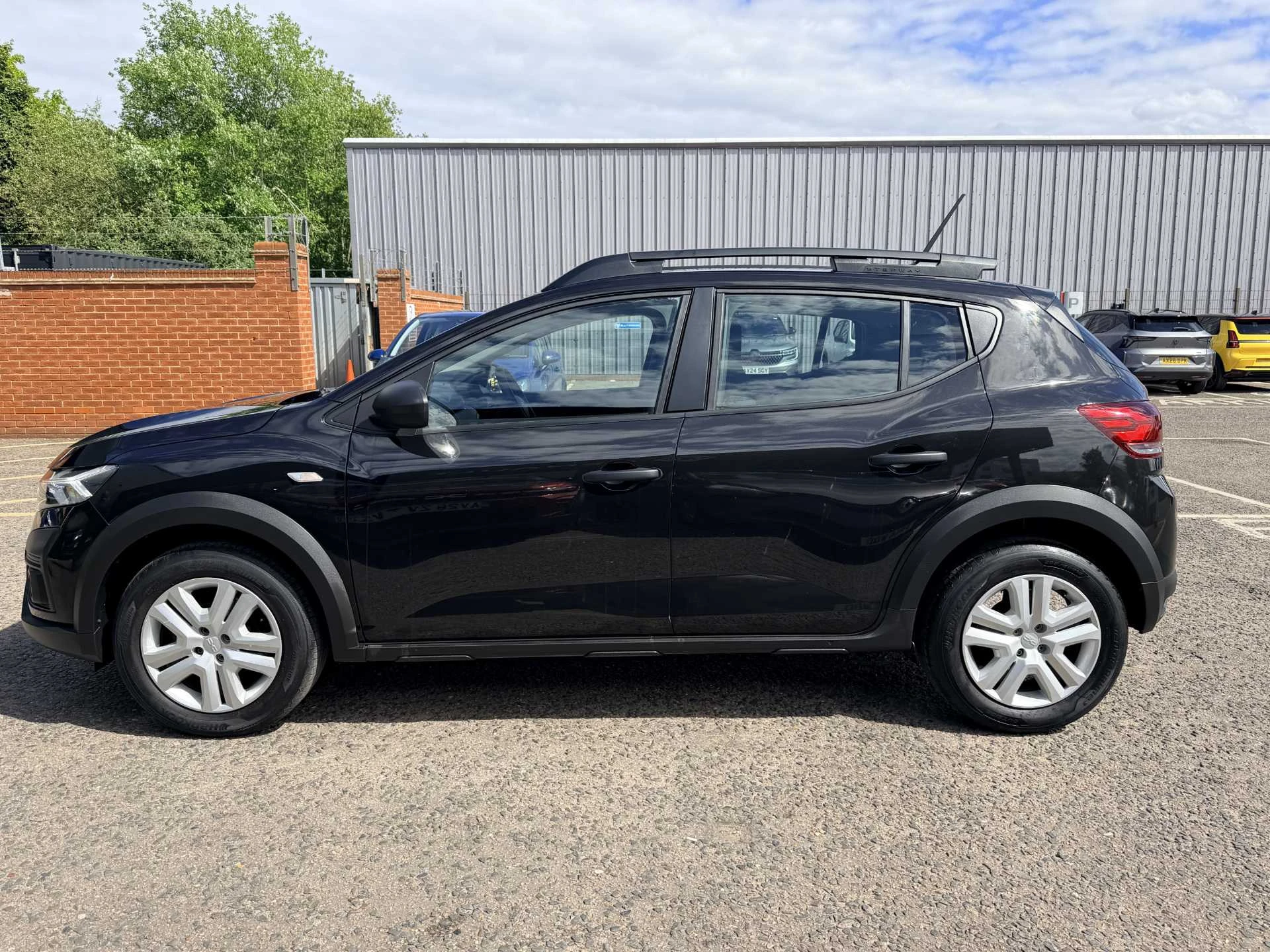 Vehicle image 6