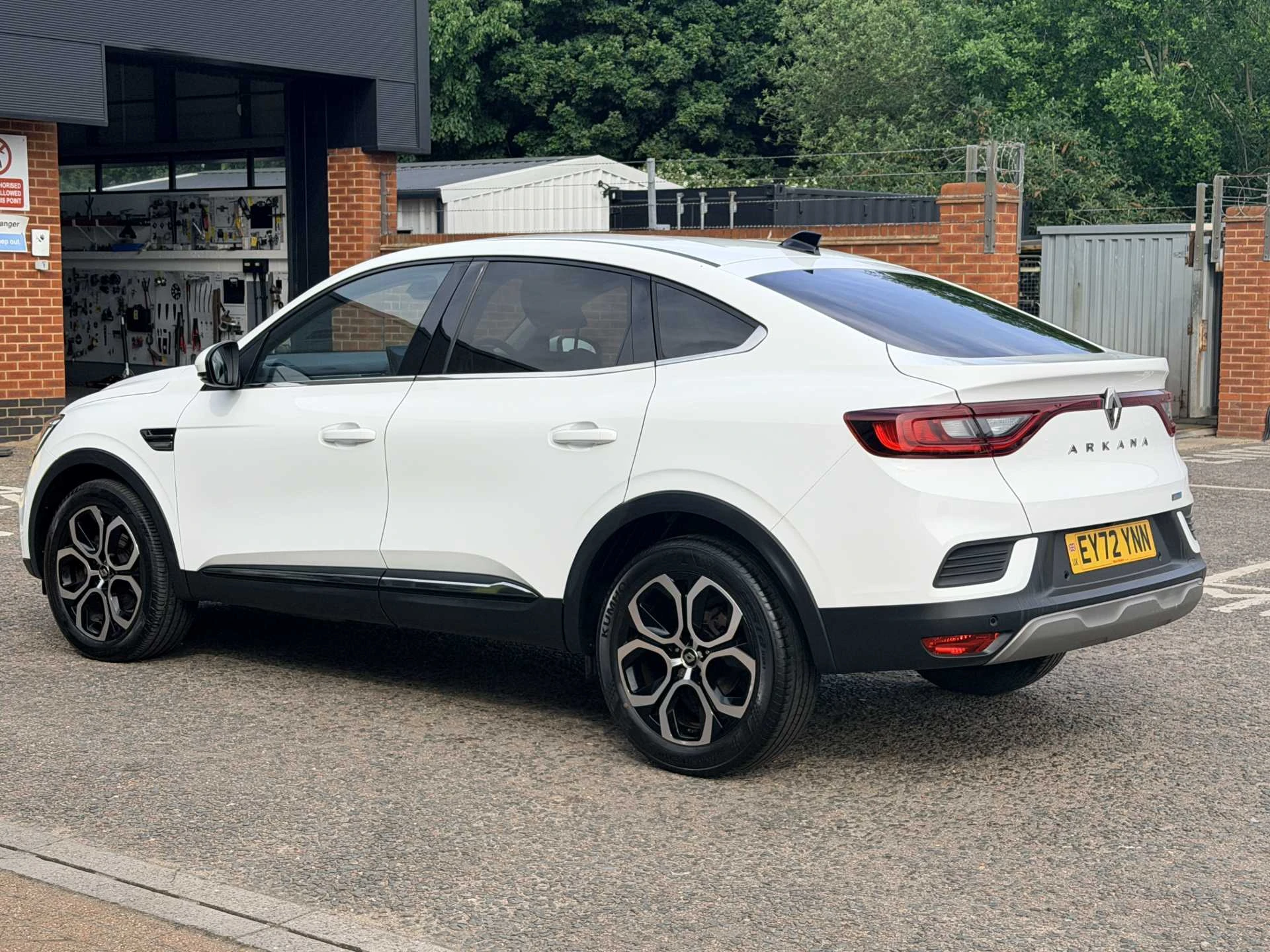Vehicle image 3