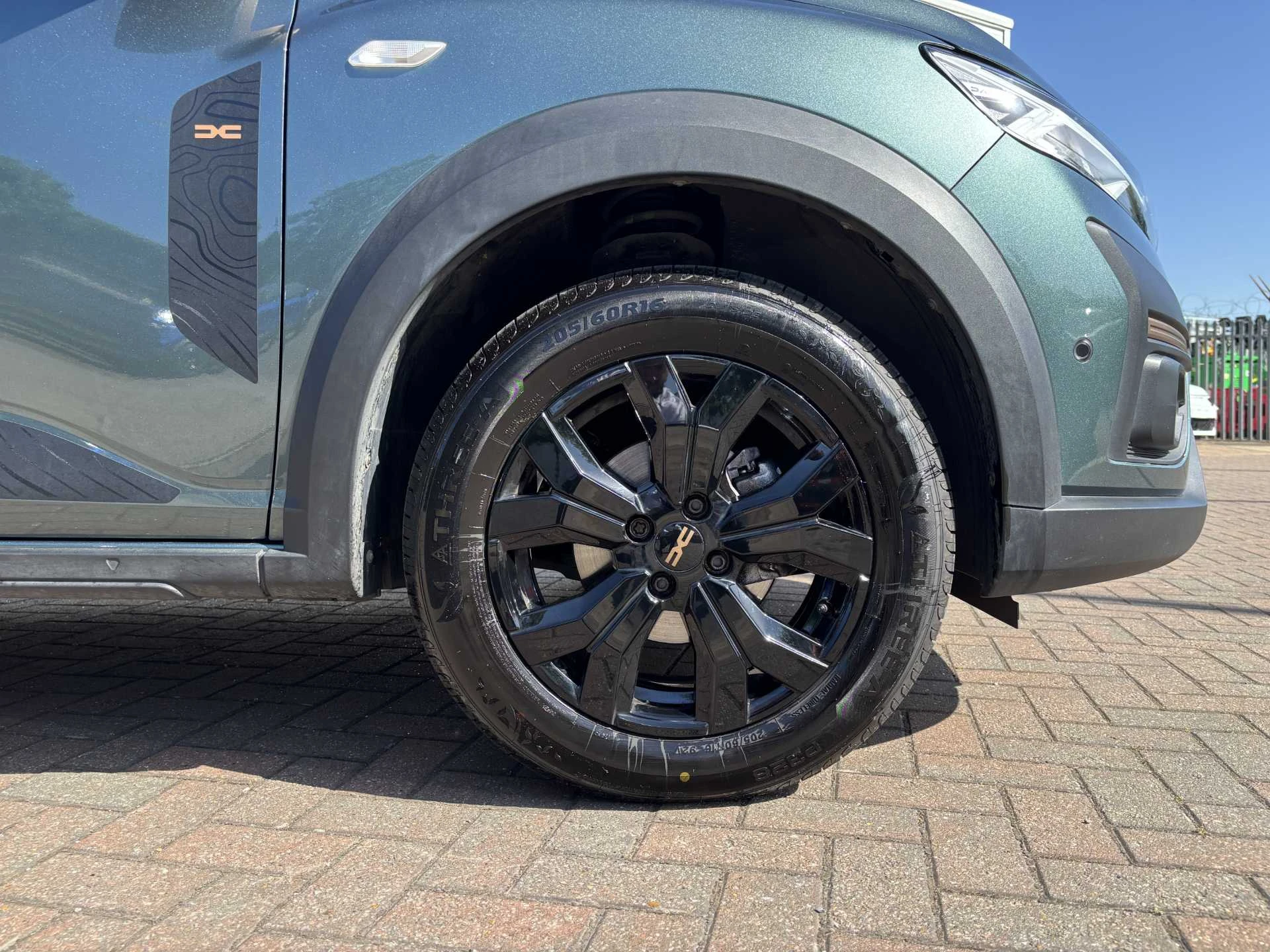 Vehicle image 6