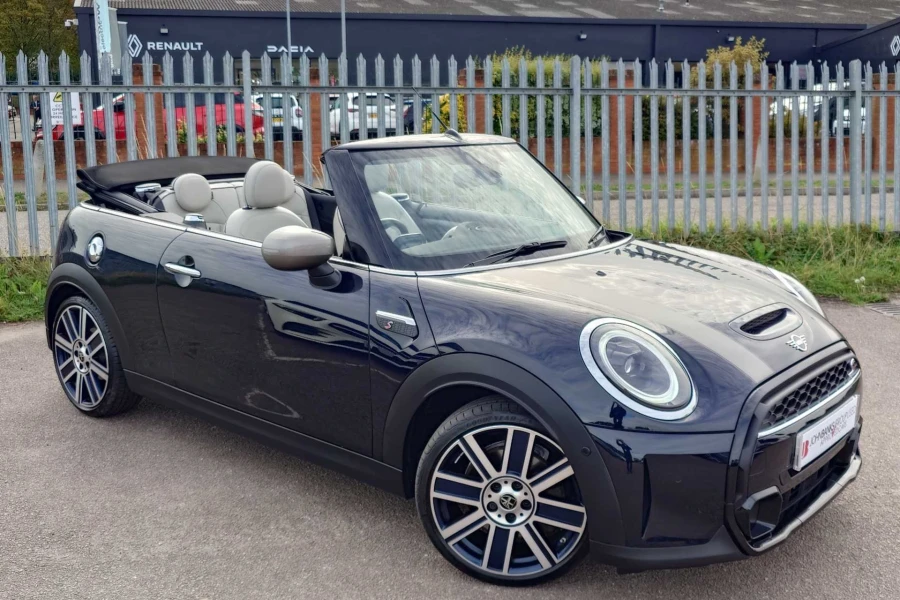 Vehicle Image - 0