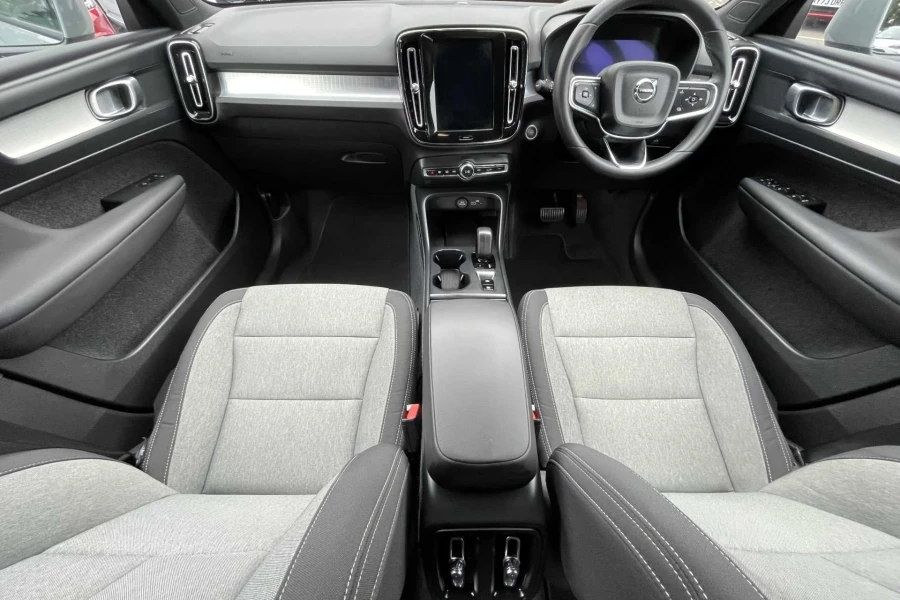 Vehicle Image - 3