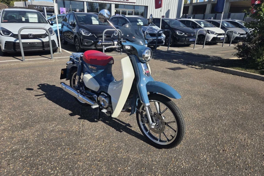 Vehicle Image - 0