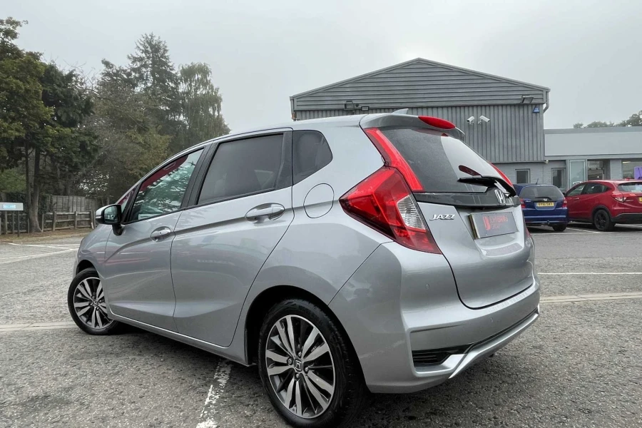 Vehicle Image - 2