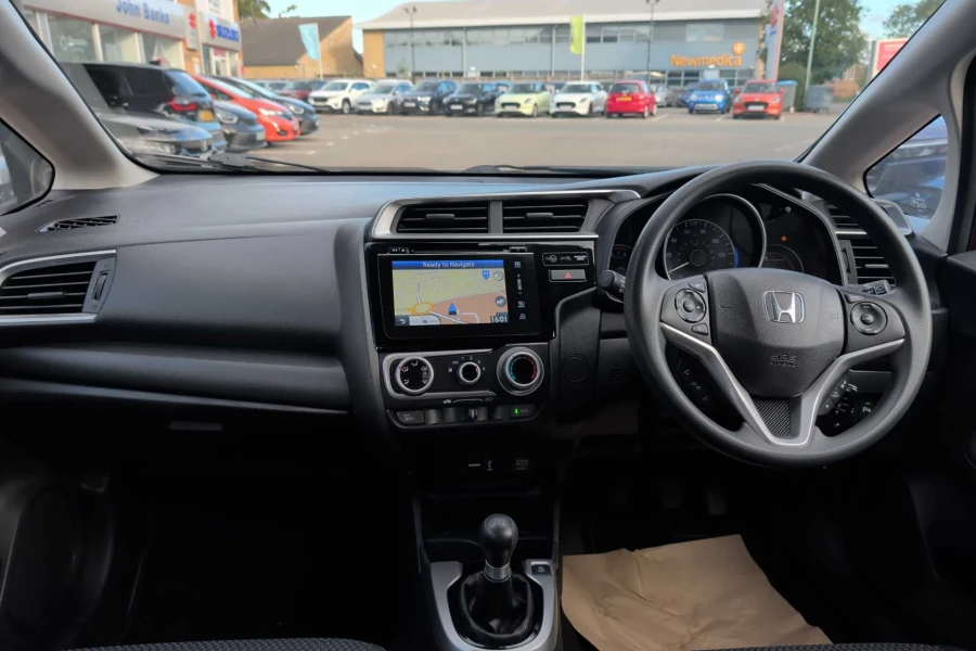 Vehicle Image - 3