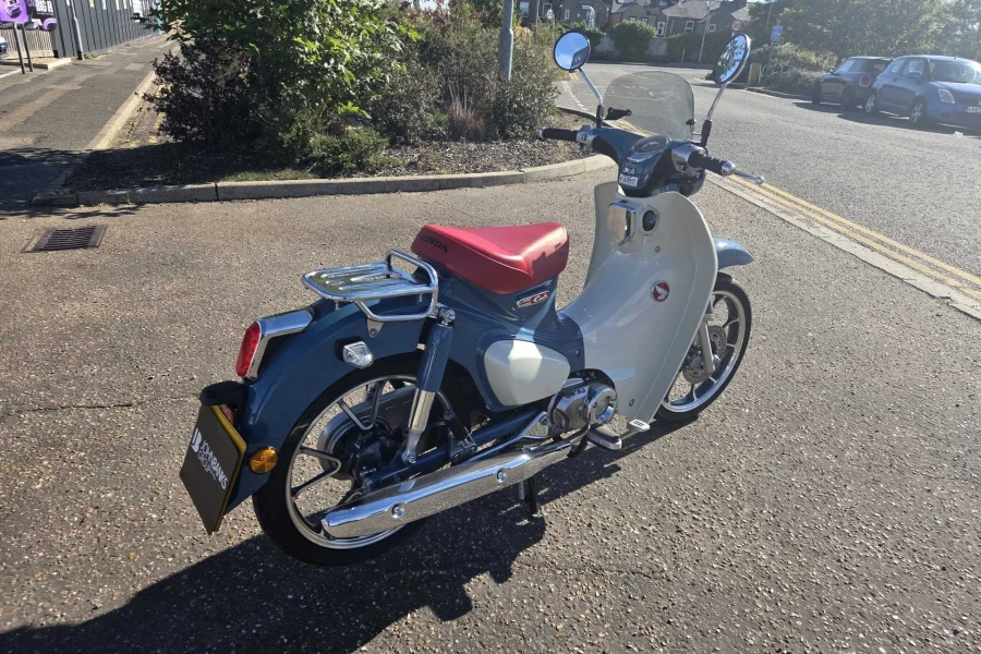 Vehicle Image - 2