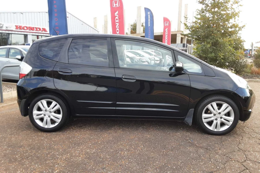 Vehicle Image - 3