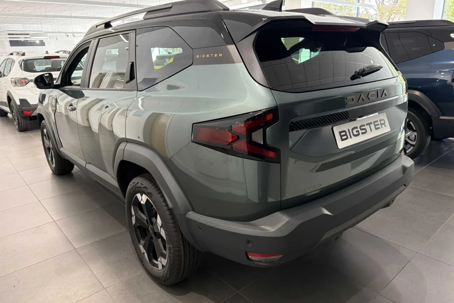 Vehicle Image - 1