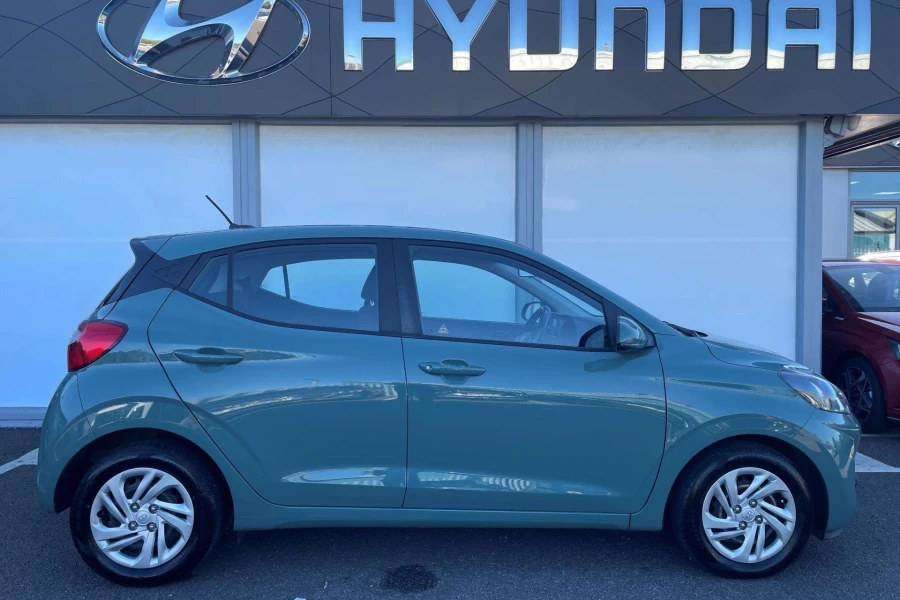Vehicle Image - 1
