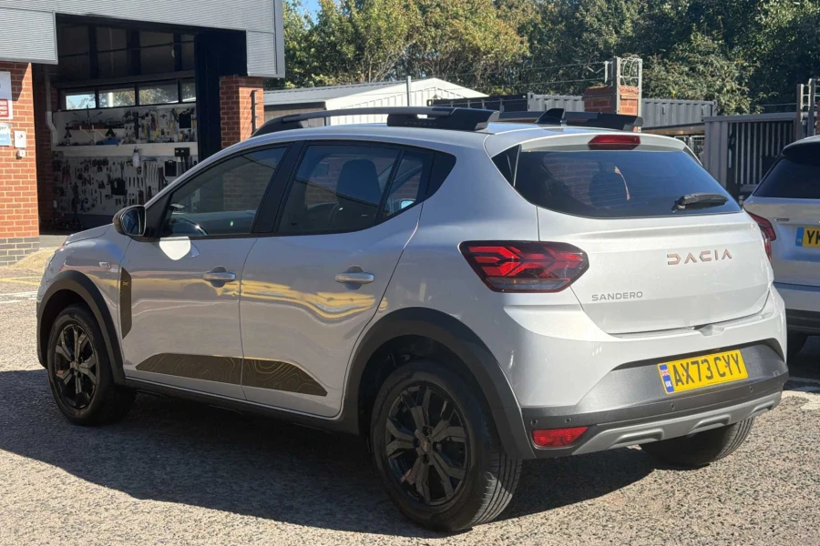 Vehicle Image - 2