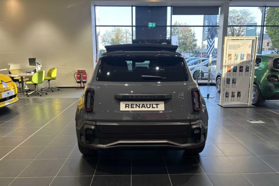 Vehicle Image - 2