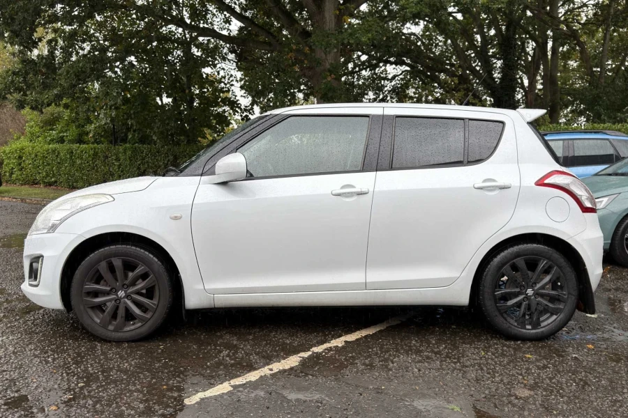 Vehicle Image - 3