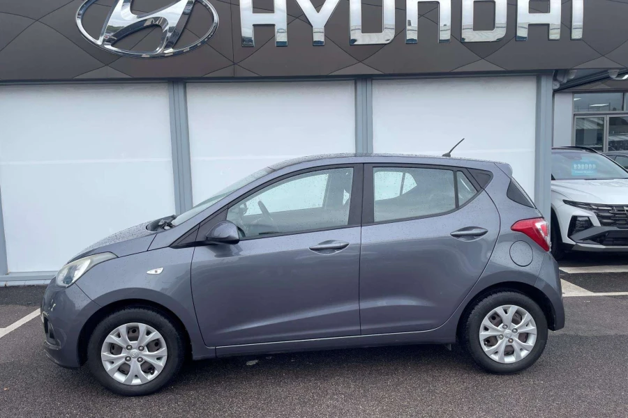 Vehicle Image - 2