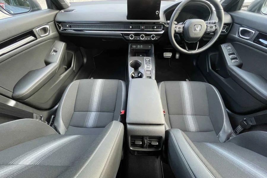 Vehicle Image - 3
