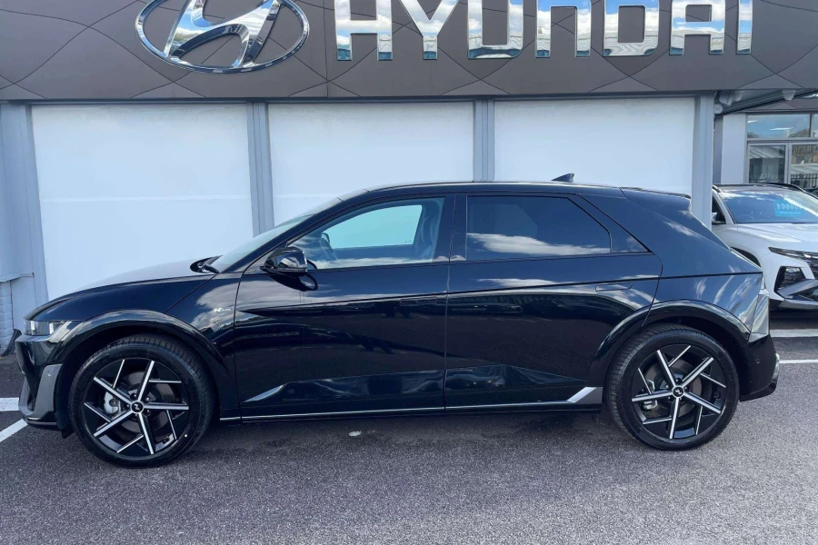Vehicle Image - 2