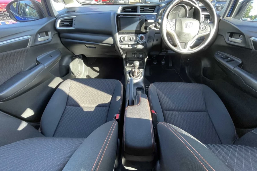 Vehicle Image - 3