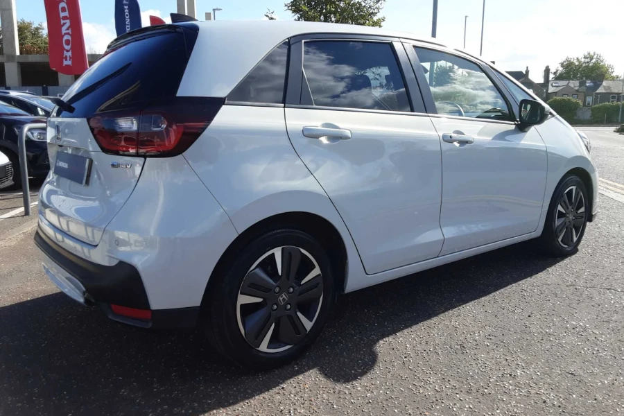 Vehicle Image - 3