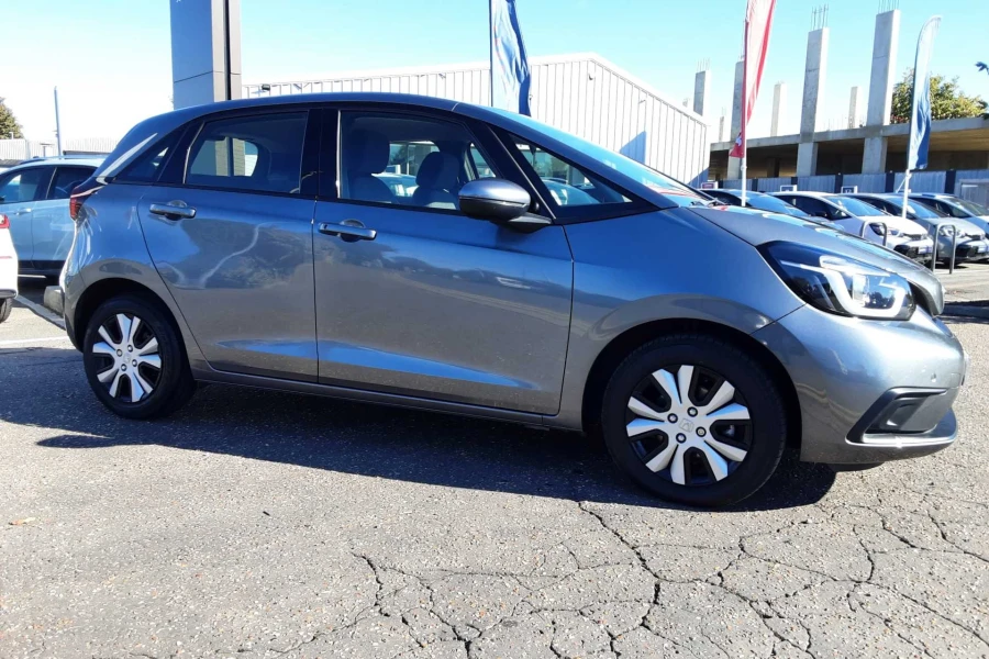 Vehicle Image - 2