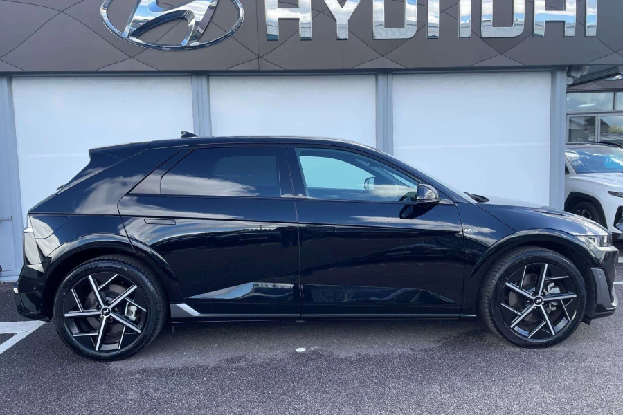 Vehicle Image - 1