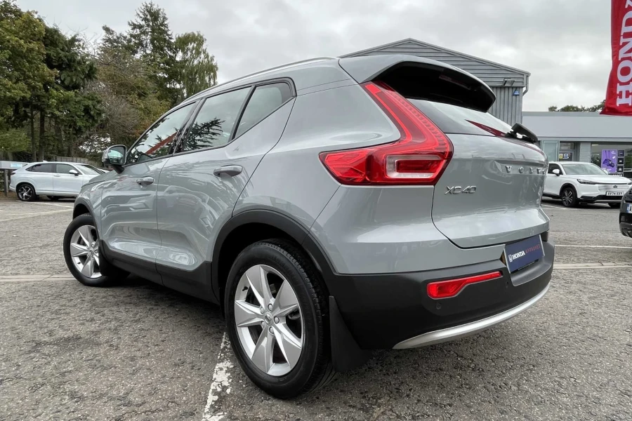 Vehicle Image - 2