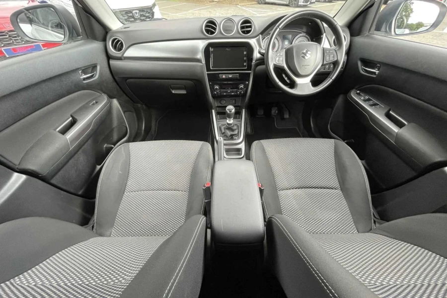 Vehicle Image - 3