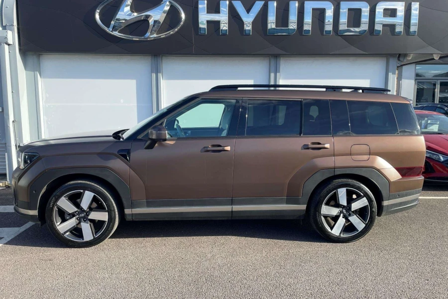 Vehicle Image - 2